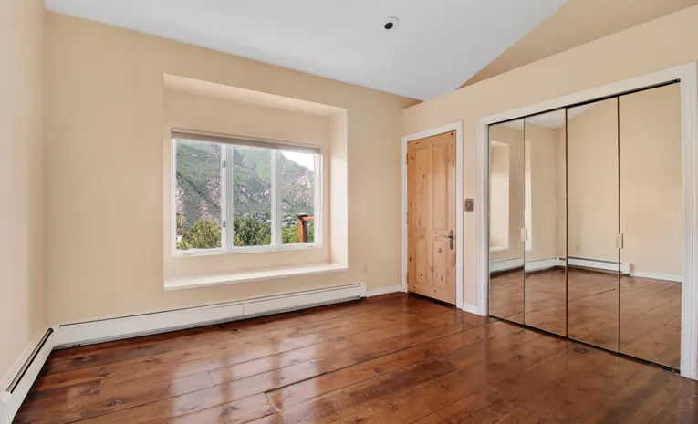 Types of Flooring Compared: Laminate vs Vinyl vs Wood